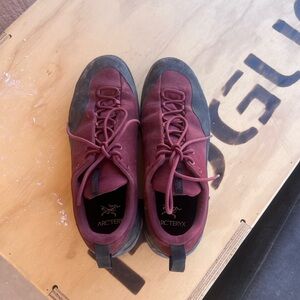 Arc'teryx Konseal approach shoes